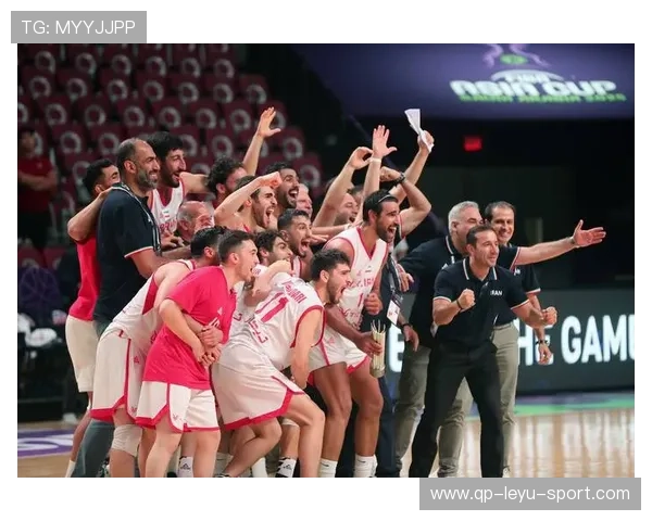 伊朗队在巴黎奥运会比赛中展现出快速反击战术，伊朗篮球队奥运会