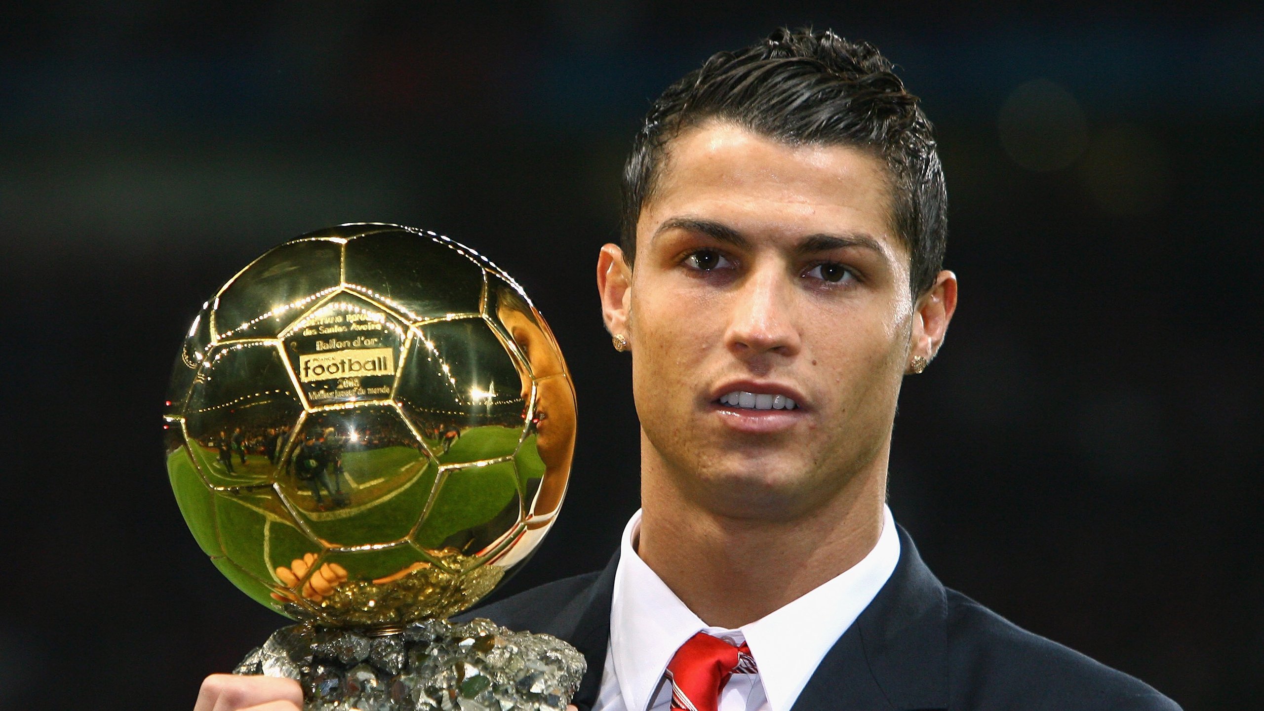 世俱杯“金球奖”争夺：那些令人难忘的个人表现