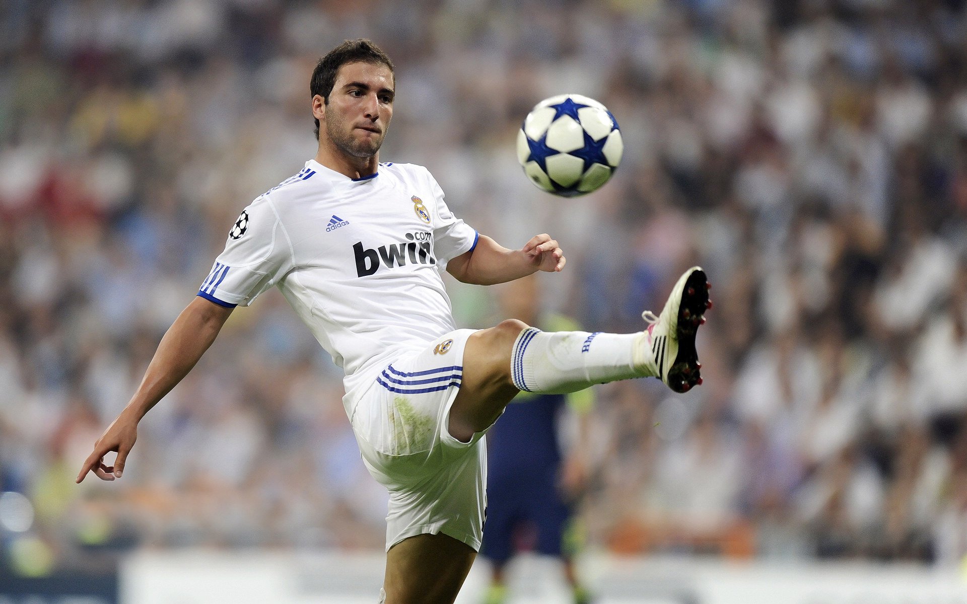 热火防守体系完美，成功压制对手核心，热火三巨头防守